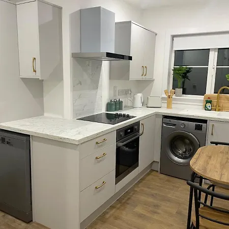Newly Renovated In - Full Kitchen!