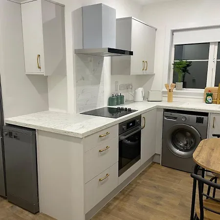 Lägenhet Newly Renovated In - Full Kitchen!